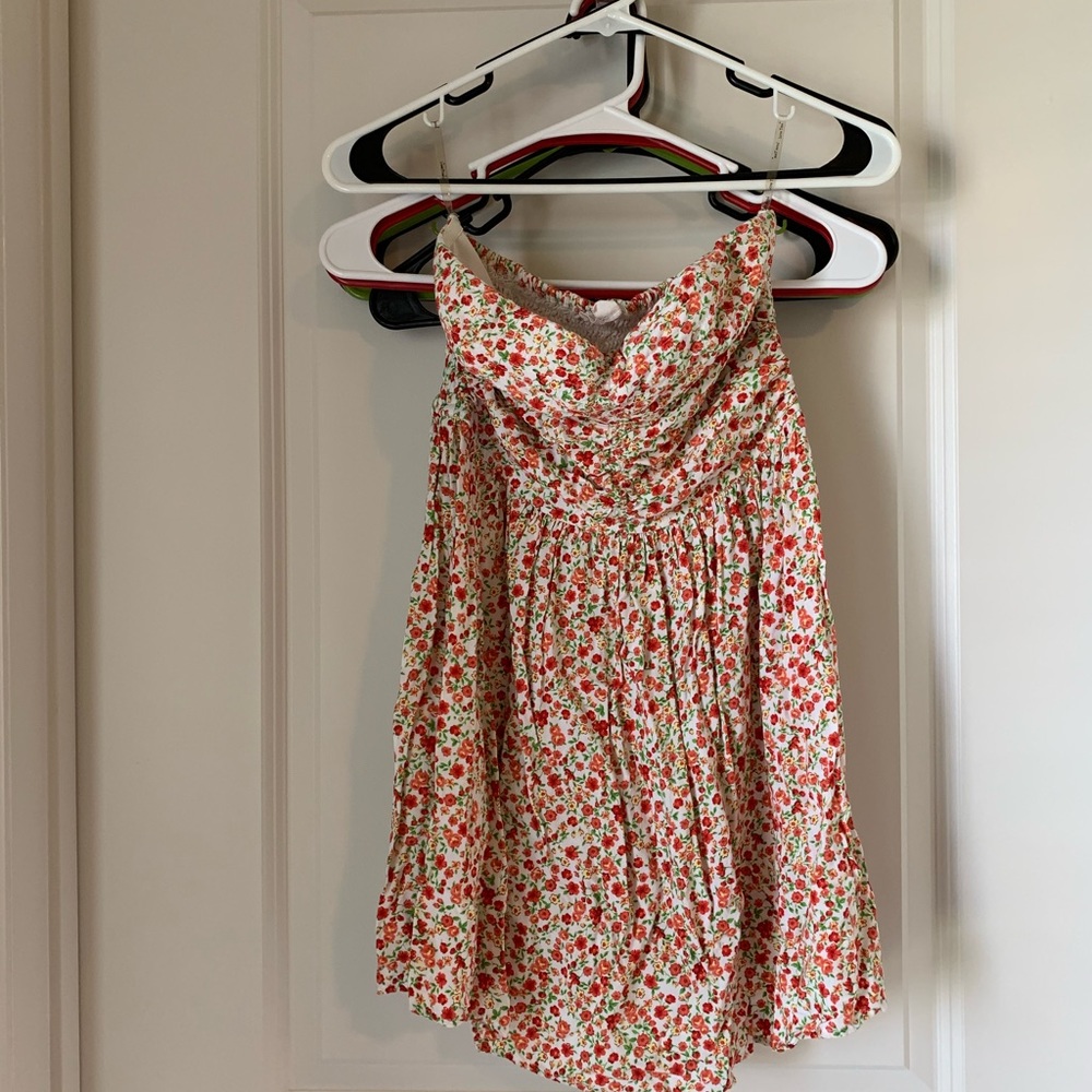 Women’s Strapless Top